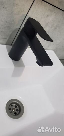 Тумба с раковиной для ванной