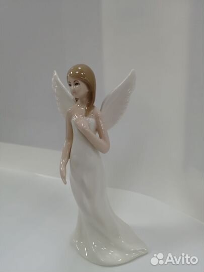 Ангел статуэтка из фарфора