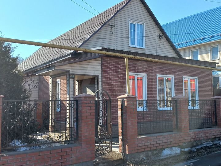 Дом 186 м² на участке 8,4 сот.