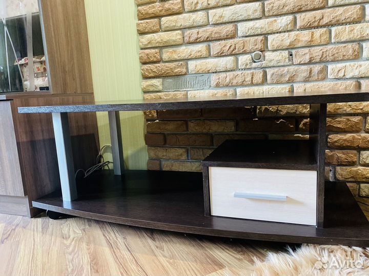 Журнальный столик, тумба под телевизор