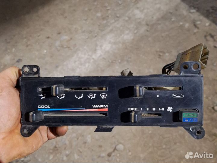 Регулятор мотора отопителя Toyota corolla 2 1985г