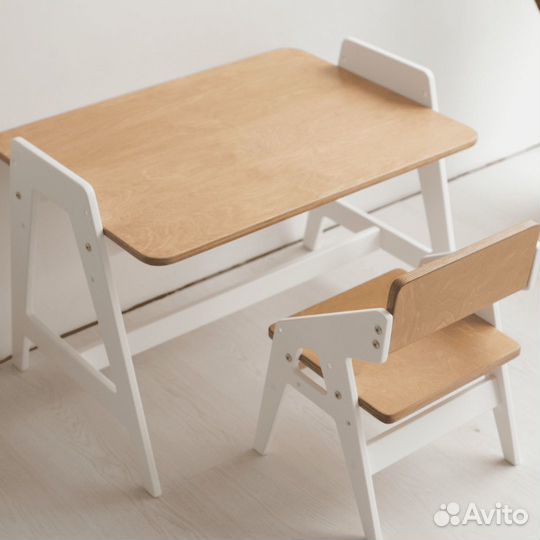 Растущий стол и стул