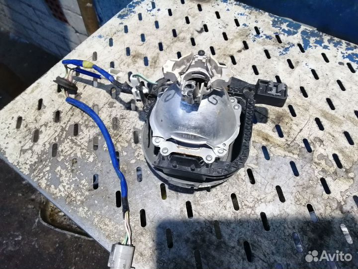 Линза в фару правая Toyota Land Cruiser 200