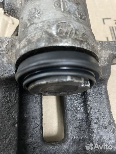 Суппорт задний левый skoda octavia, VW Jetta