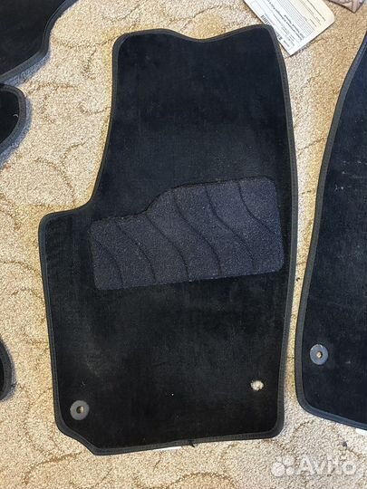 Автомобильные коврики на VW Polo