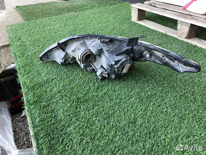 Фара Honda Elysion