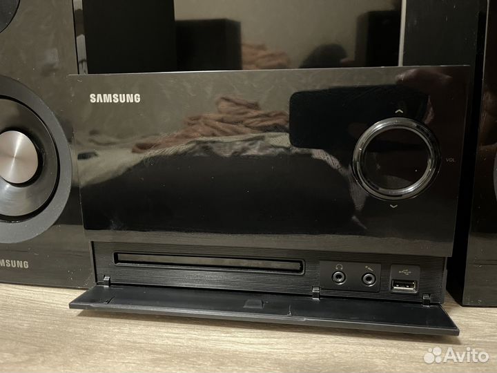 Музыкальный центр samsung AUX MM-C330D колонки 70w