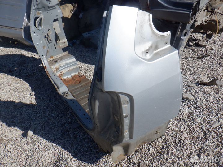 Панель задняя Mazda MPV