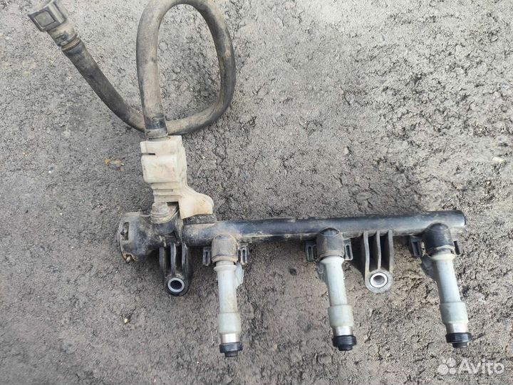Peugeot топливная рампа с форсунками