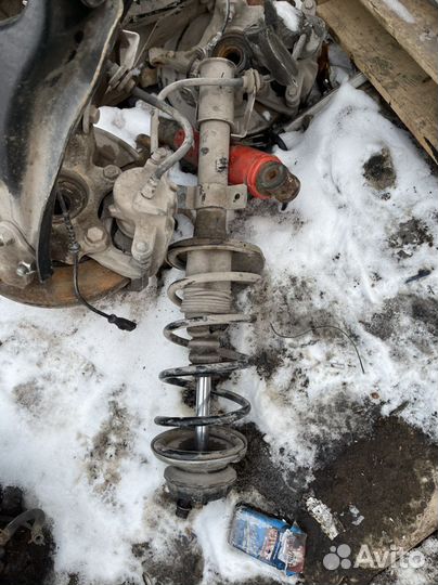 Renault duster передние стойки