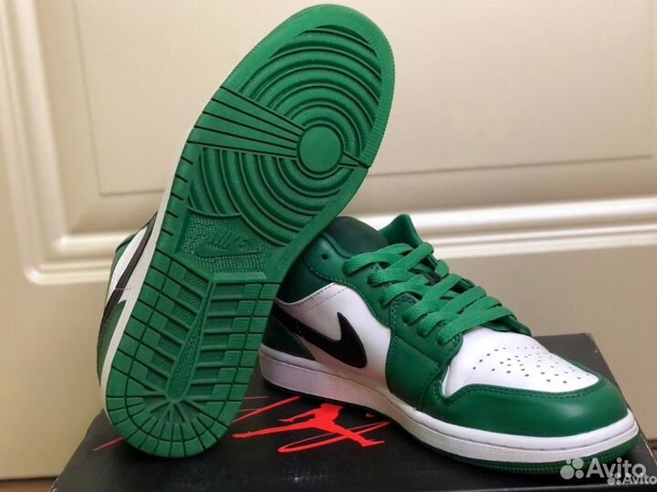 Кроссовки Air Jordan 1 Low 'Pine Green' Оригинал