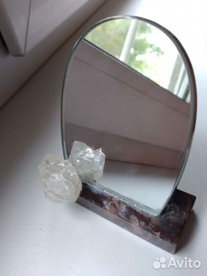 Зеркало из камня, сувенир с Урала