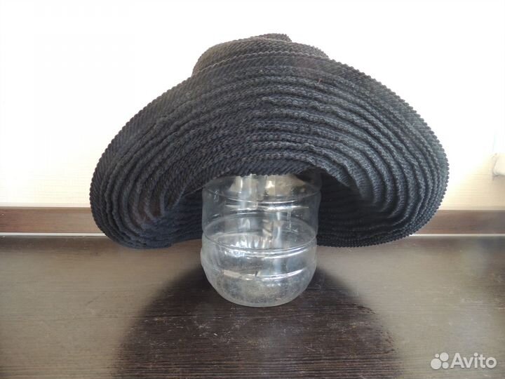 Шляпа черная вязаная осенняя