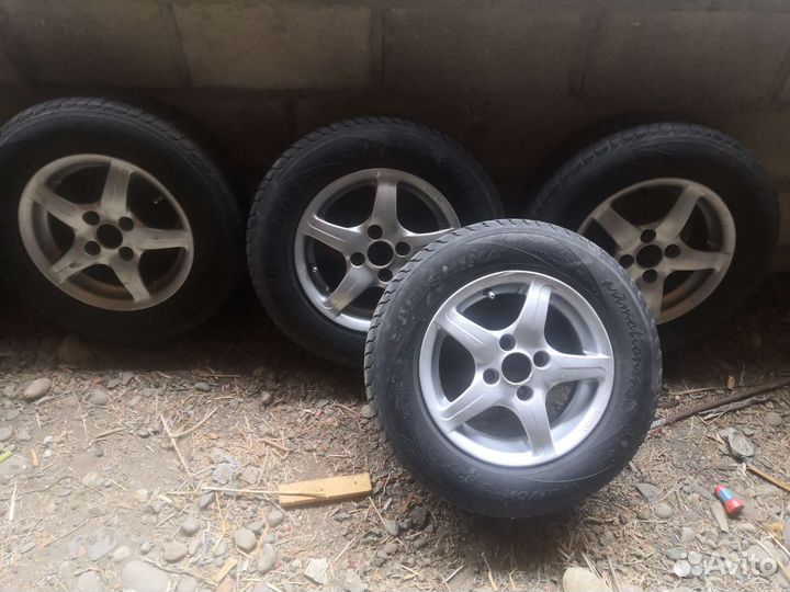 Диски 13 литые алюминиевые с резиной белшиной