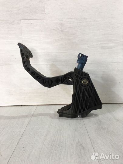 Педаль сцепления volkswagen polo 5 1.6 мт седан