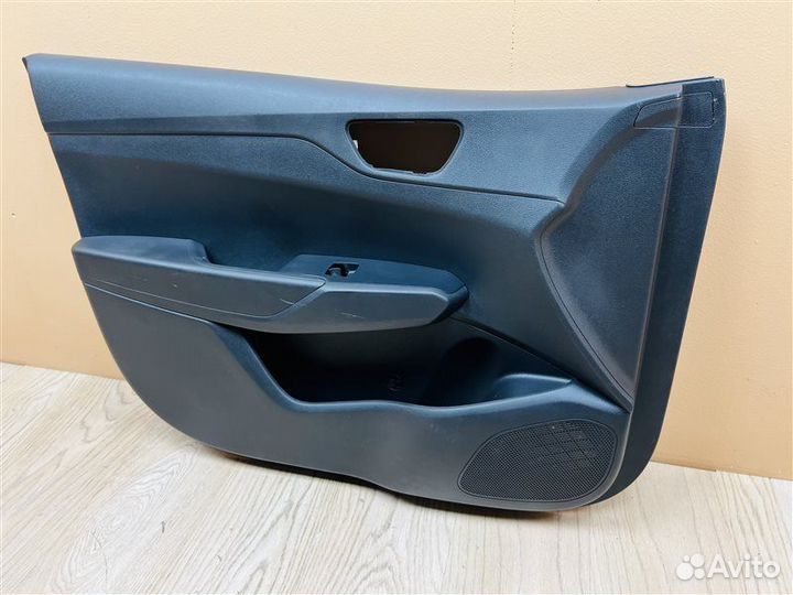 Обшивка двери передняя левая Hyundai Solaris 2