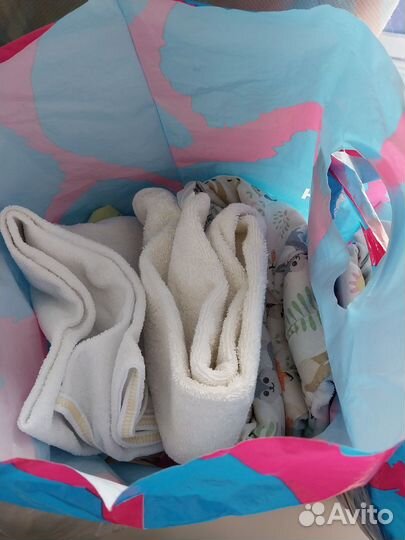 Пакеты:детские полотенца, игрушки, одежда