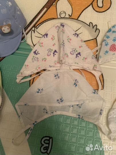 Шапки детские для мальчиков и носочки