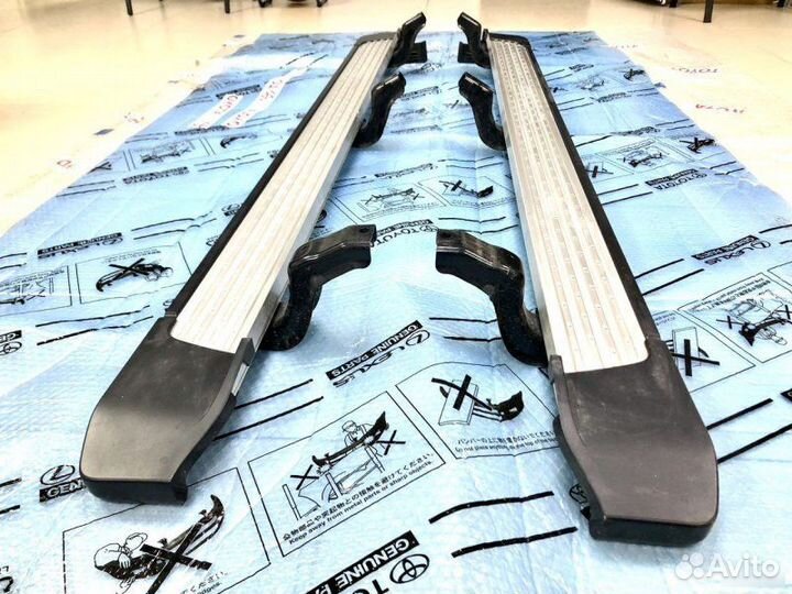 Подножка Toyota Land Cruiser 300 2021-2023