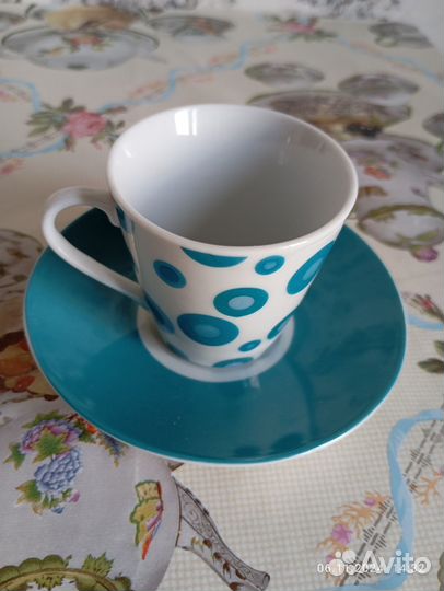 Набор чашек с блюдцами