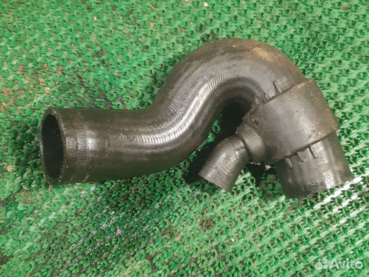 Патрубок интеркулера Фольксваген Пассат Б5 + 1.8