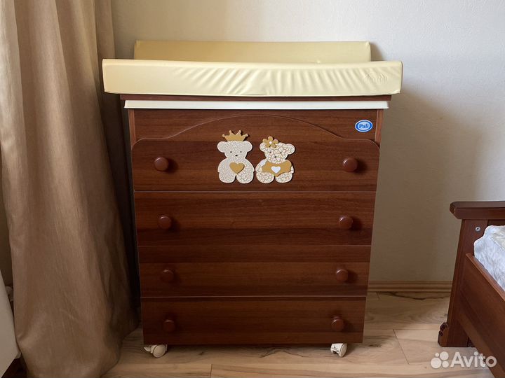 Детская кроватка pali и комод