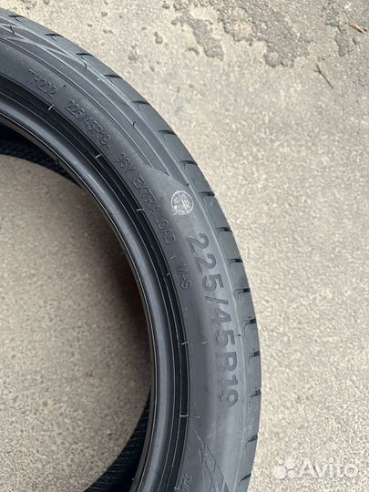 Triangle EffeXSport TH202 225/45 R19