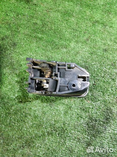 Ручка двери внутренняя передняя левая Mitsubishi