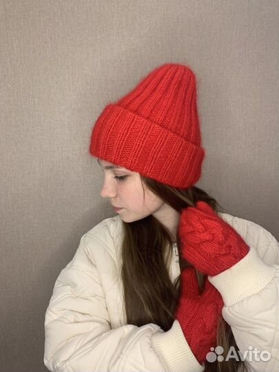 Шапки,варежки,снуды вязаные.В наличии и под заказ