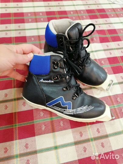 Лыжные ботинки