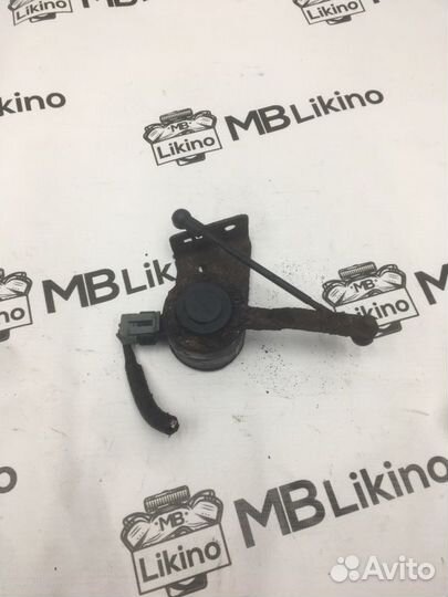 Датчик положения кузова передний левый Cadillac