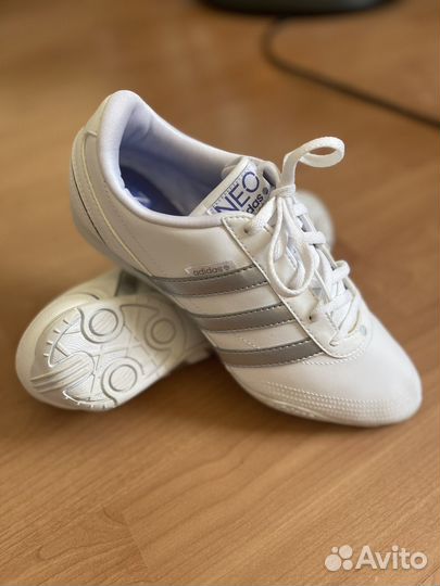 Кроссовки женские Adidas 38,5