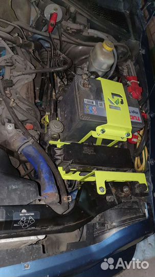 Площадка под аккумулятор Jeep Cherokee/Liberty KJ