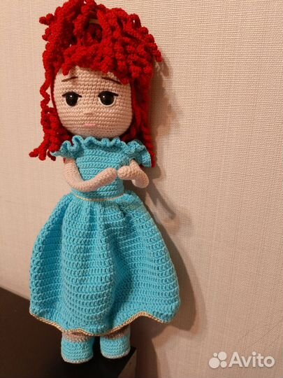 Вязаная кукла ручной работы