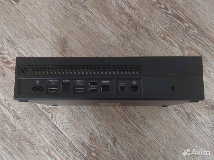 Xbox One Halo edition