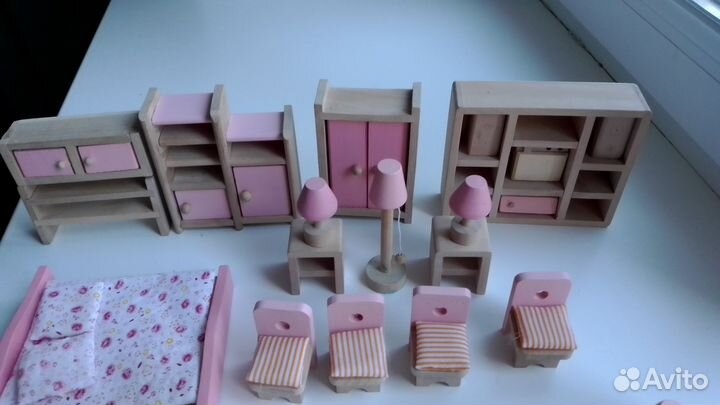 Мебель для кукольного дома