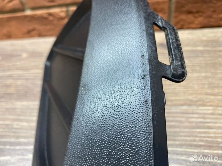 Рамка противотуманной фары левой Vw Polo RUS 2020+