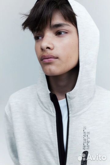 Толстовка ветровка HM 134/140