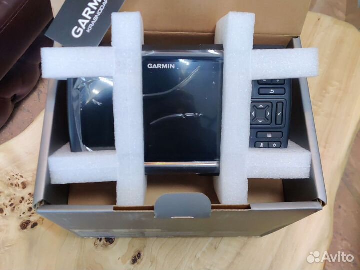 Эхолот Garmin Striker Vivid 7SV + GT52hw-TM