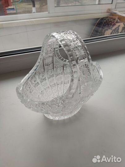 Ваза корзинка с ручкой конфетница.Снежинка bohemia