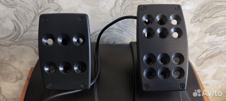 Игровой руль logitech driving force gt