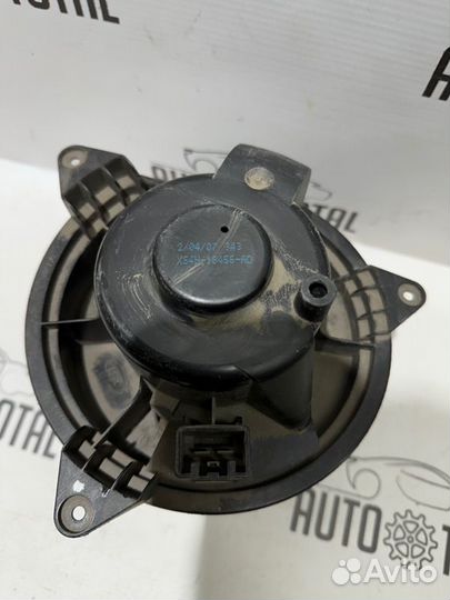 Моторчик отопителя Ford Tourneo Connect 2009