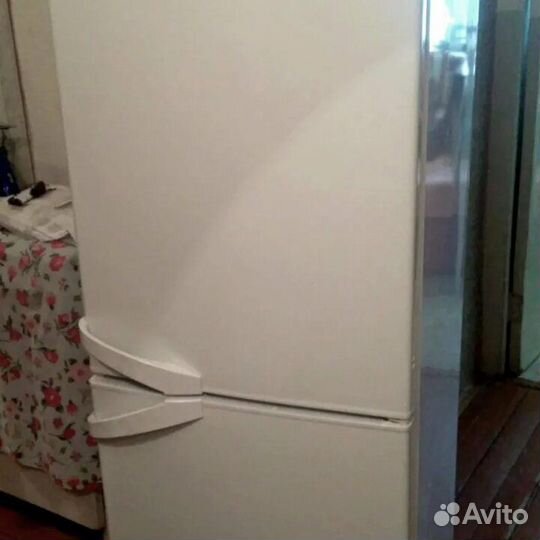 Холодильник indesit