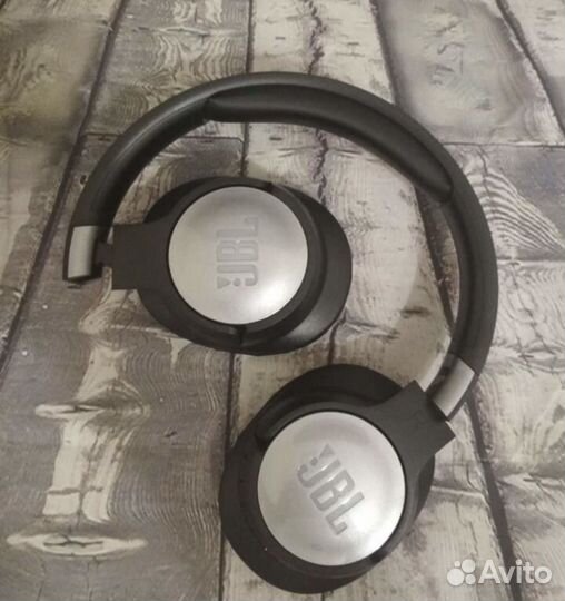 Беспроводные наушники JBL tune 800