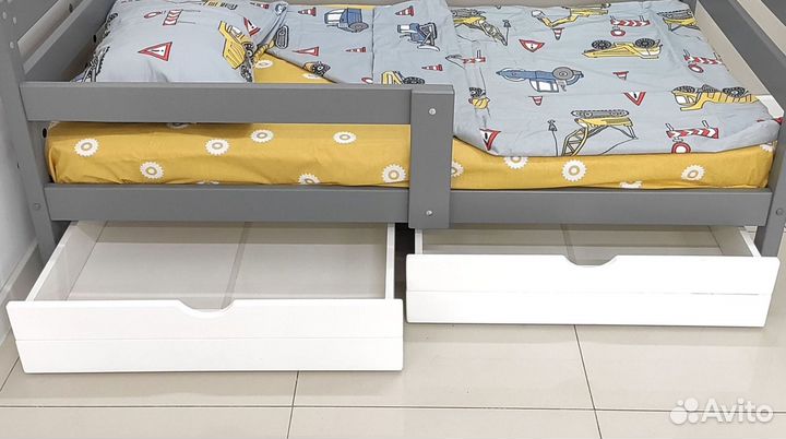 Детская кровать от 3-х лет с бортиками