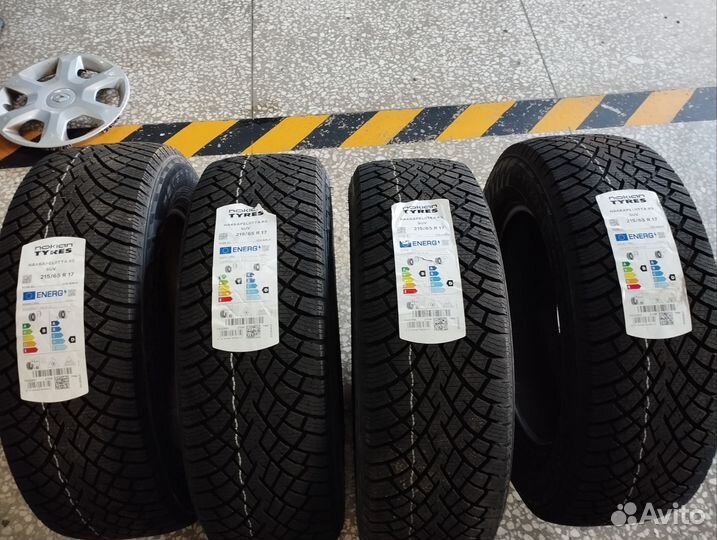 Nokian Tyres Hakkapeliitta R5 SUV 215/65 R17 103R