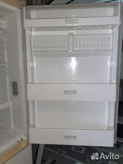 Холодильник бу stinol