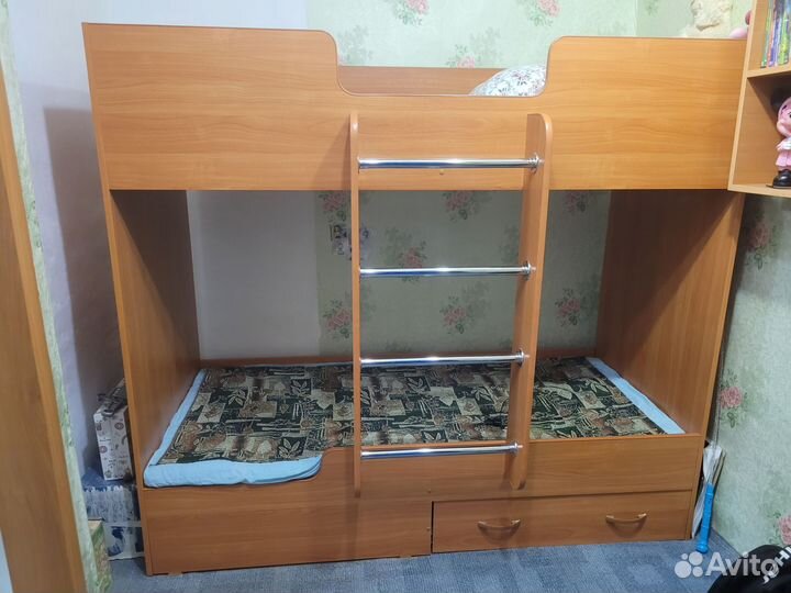 Двухярусная кровать бу
