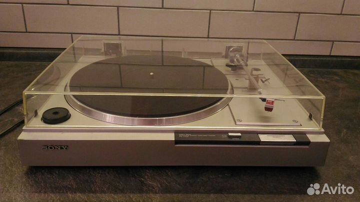 Виниловый проигрыватель Sony PS-LX22