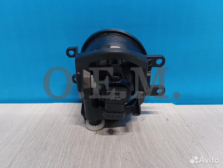 Противотуманная фара правая